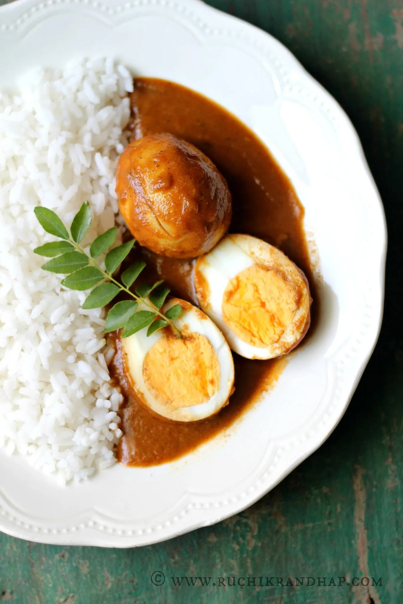 Egg Pepper Curry When The Hubby Cooks! Ruchik Randhap